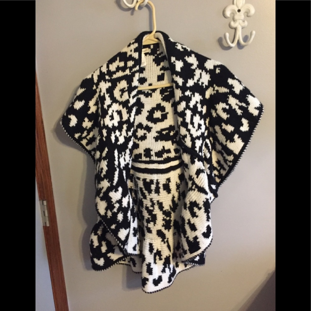 JohnPaulRichard BlackWhite Sweater Cardigan Vest